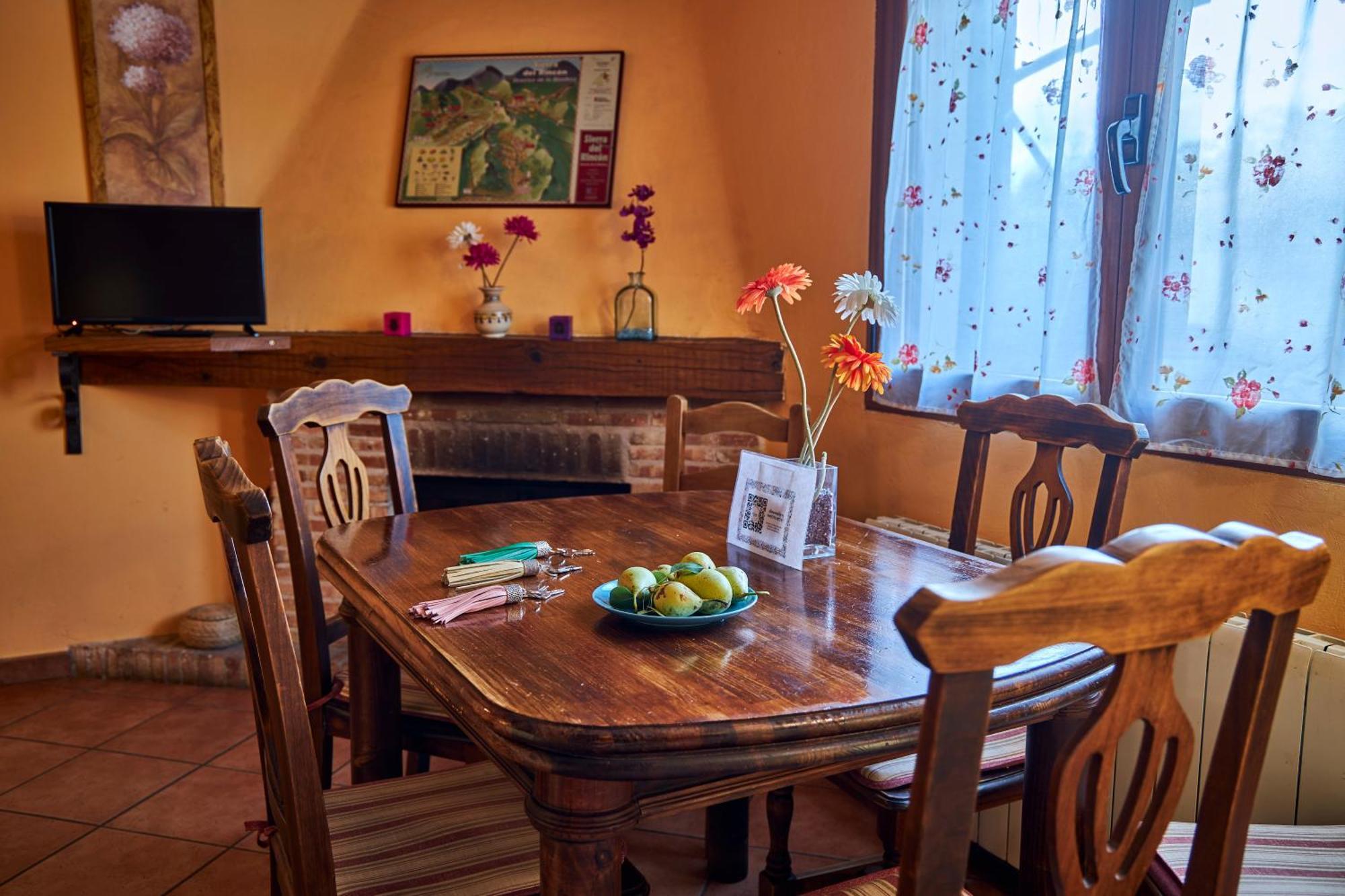 Casa Rural Fuente Del Arca Montejo Монтехо-де-ла-Сьерра Экстерьер фото